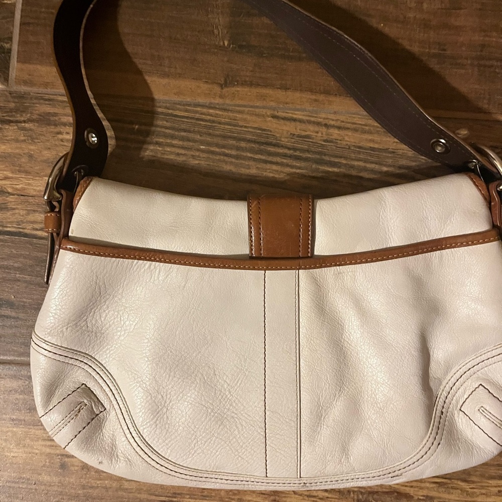 Coach Pebbled Leather Soho Flap Buckle Shoulder Handbag cream No. K0678-F10192 - Picture 3 of 15